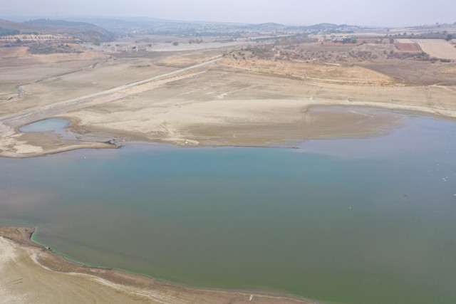 Balıkesir'in içme suyu ihtiyacını karşılayan baraj kuraklık ikazı veriyor - Resim: 0