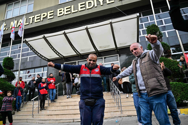 Maltepe'de sokaklarda çöp yığınları oluştu! ilçe sakinleri belediyeye tepki gösterdi - Resim: 3