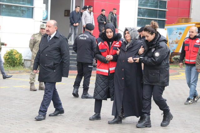 Malatya'da şehit polis Lütfü Beykoz için düzenlenen törende ailesi kahroldu - Resim: 2