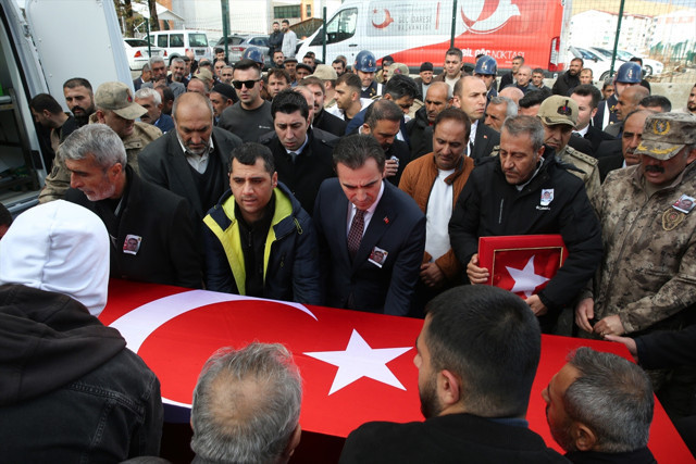 Kalp krizinden ölen güvenlik korucuları gözyaşlarıyla toprağa verildi - Resim: 1