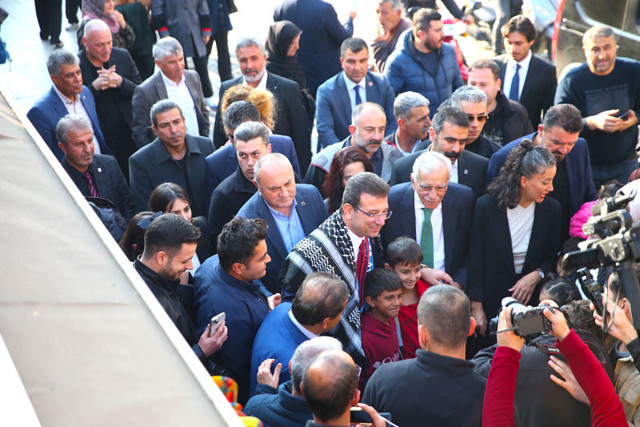 Nedim Şener'den İmamoğlu'na 'teğmen' tepkisi: Atatürk ile Ahmet Türk'ü karıştırmış - Resim: 0