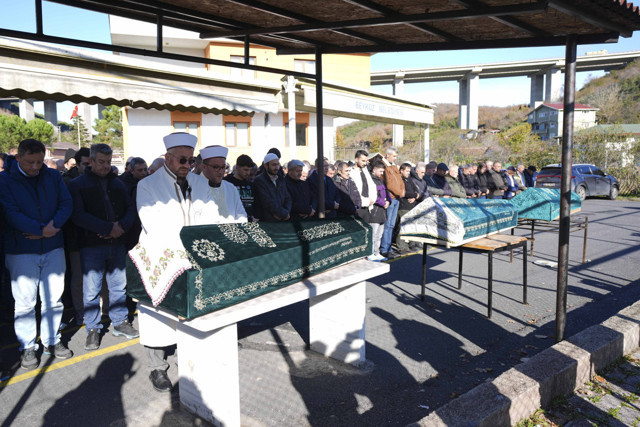 İstanbul'da Bahtiyar Aladağ'ın öldürdüğü eşi, oğlu ve kayınvalidesi de toprağa verildi - Resim: 0