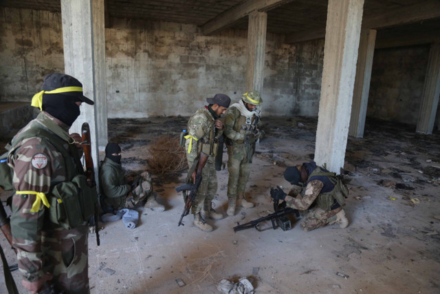 Suriye'de Esed rejimi ile rejim karşıtı gruplar arasındaki çatışmalar sürüyor - Resim: 1