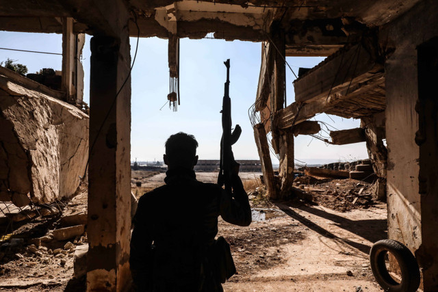 Suriye'de Esed rejimi ile rejim karşıtı gruplar arasındaki çatışmalar sürüyor - Resim: 2