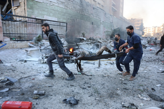 Esed rejimi, İdlib kent merkezine hava saldırısı düzenledi: 3 ölü - Resim: 1