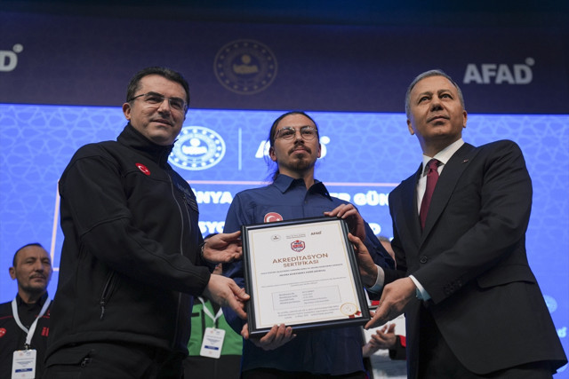 Bakan Yerlikaya: AFAD gönüllü sayımız, bugün 1 milyon 545 bine yükseldi - Resim: 4