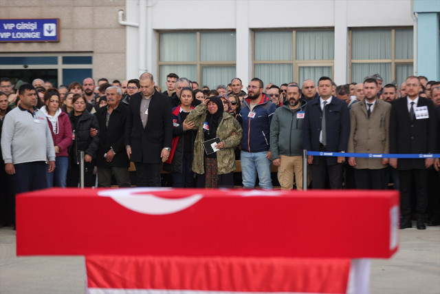 Isparta'da helikopter kazasında şehit olan askerlerin cenazeleri memleketlerine uğurlandı - Resim: 2