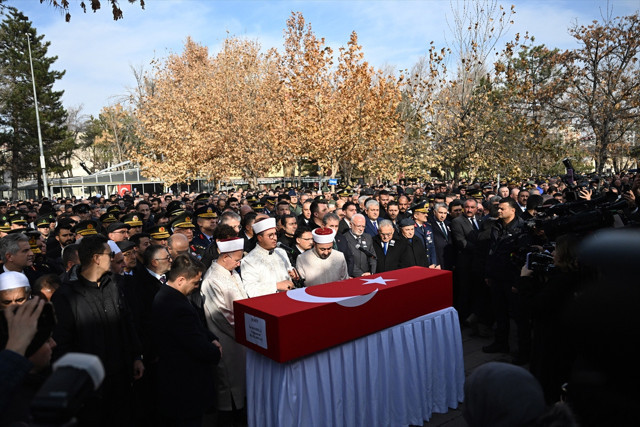 Şehit Tuğgeneral İsa Baydilli, Kayseri'de son yolculuğuna uğurlandı - Resim: 1