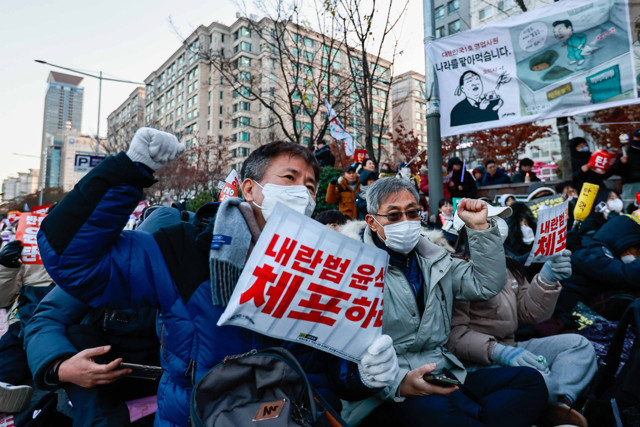 Güney Kore'de Devlet Başkanı Yoon'un azline ilişkin önerge kabul edildi! Sıkıyönetim ilan etmişti - Resim: 0