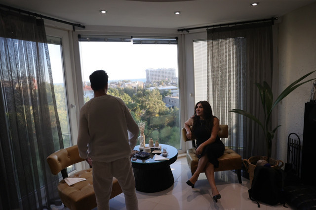 Seval öğretmen, koruyucu ailesi olduğu otizmli Güneş'in 14 yıldır elini bırakmıyor - Resim: 2