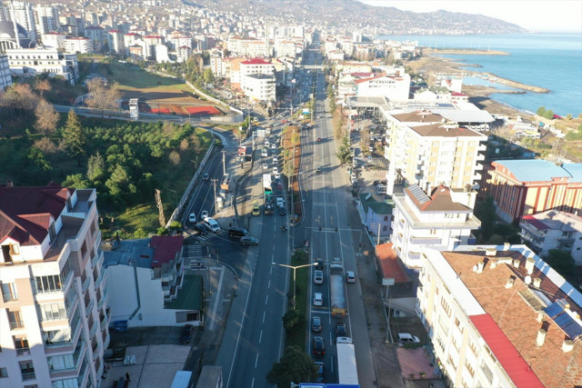 Bakan Uraloğlu, Trabzon'da Söğütlü Kavşağındaki trafik sorununun çözüldüğünü açıkladı - Resim: 2