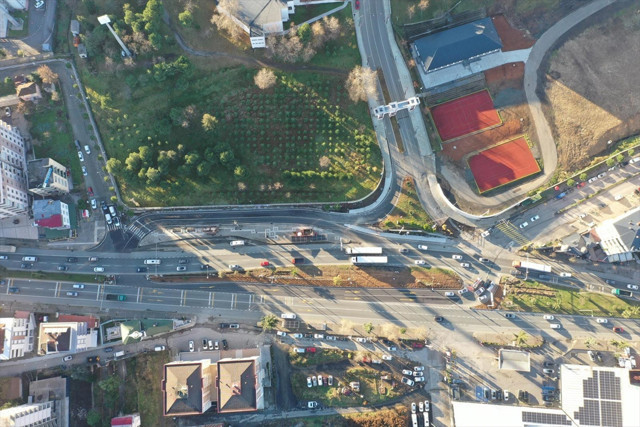 Bakan Uraloğlu, Trabzon'da Söğütlü Kavşağındaki trafik sorununun çözüldüğünü açıkladı - Resim: 1