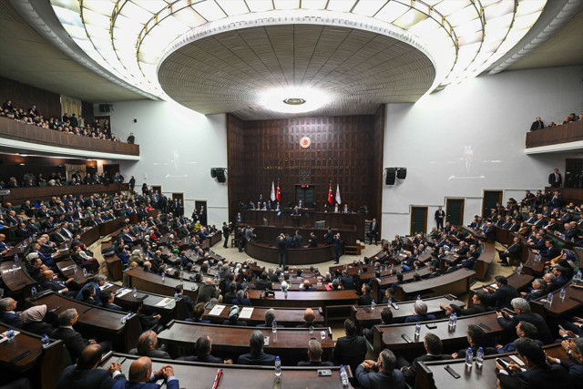 Cumhurbaşkanı Erdoğan'dan asgari ücret açıklaması: Çalışanlarımızı enflasyona ezdirmeme sözümüze sadık kaldık - Resim: 0