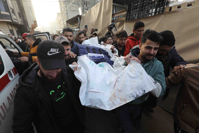 İsrail ordusu Gazze'de canlı yayın aracını bombaladı! 5 gazeteci öldü - Resim: 1