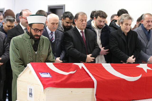 Erzurum'da üniversite öğrencisinin talihsiz ölümü! Törende hüzün ve gözyaşı hakim oldu - Resim: 2