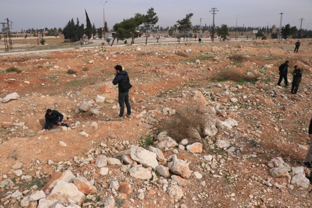 Suriye'de Tüyler ürperten görüntü! 500 cesetli toplu mezar bulundu - Resim: 2