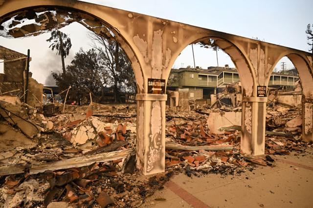 Los Angeles cehennemi yaşadı 5 binden fazla yapı... - Resim: 0