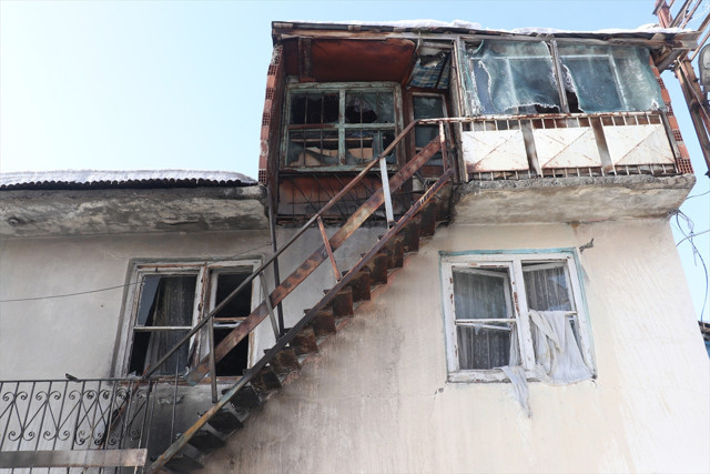 Erzurum'da bir evde patlama oldu! Yaralılar var - Resim: 0