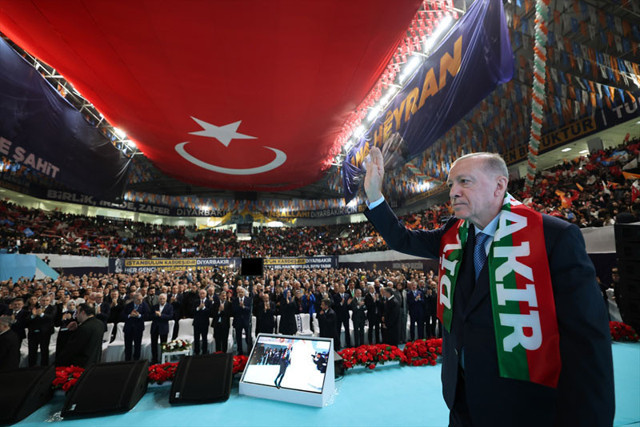 Cumhurbaşkanı Erdoğan'dan Diyarbakır'da önemli açıklamalar: Terör örgütü kendini feshetmeli - Resim: 1