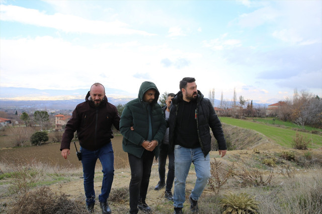 Denizli'de evde ölü doğan bebeği gömdükleri iddiasıyla 2 şüpheli gözaltına alındı - Resim: 1