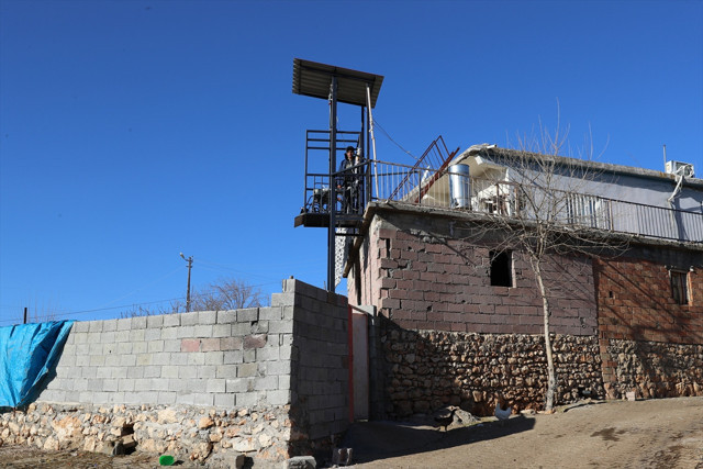 Diyarbakır'da bedensel engelli kişinin asansör ihtiyacını belediye karşıladı - Resim: 2