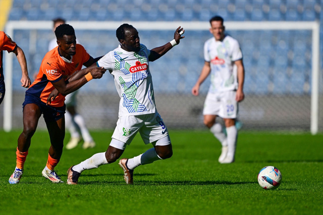 Süper Lig'de Rams Başakşehir Çaykur Rizespor'u mağlup etti! Ghezzal penaltı kaçırdı - Resim: 1