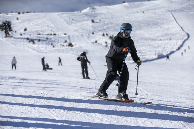 Kartalkaya'da faciaya rağmen kayak keyfi yaptılar! Şahan Gökbakar o kişilere isyan etti - Resim: 0