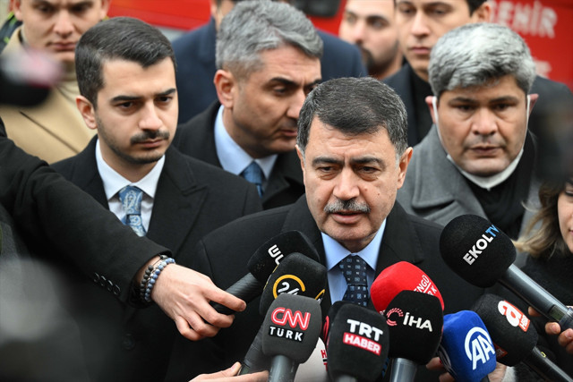 Ankara'da inşaat alanında yangın! Vali Şahin'den olay yerinde açıklama - Resim: 1