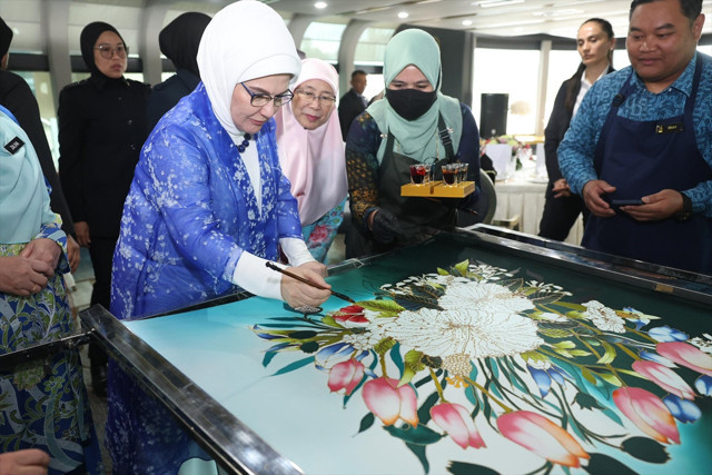 Emine Erdoğan'dan Malezya'daki temaslarına ilişkin paylaşım - Resim: 0