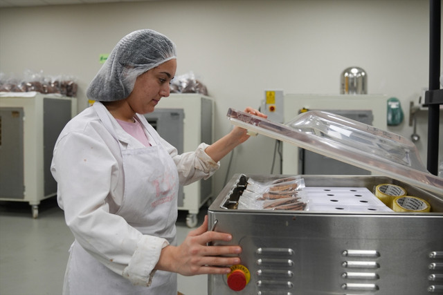 Paça çorbasındaki kolajenden "cips" üreten Türk akademisyen ihracata başladı - Resim: 2