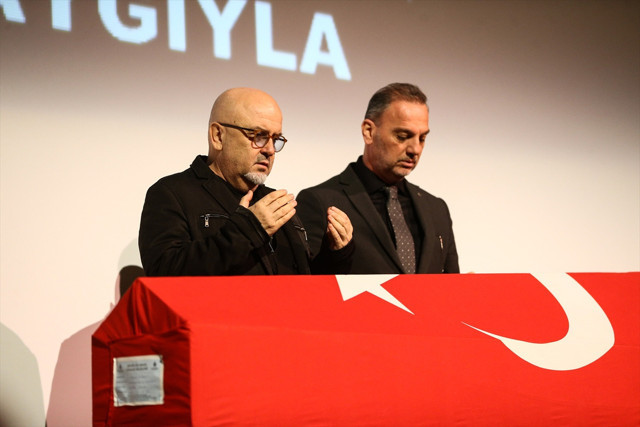 Oyuncu Emin Gümüşkaya için Bursa Devlet Tiyatrosu'nda tören düzenlendi - Resim: 1