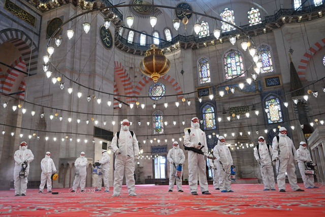 İstanbul'un tarihi camileri ramazana hazırlanıyor - Resim: 0