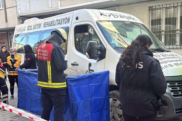 Esenyurt'ta servis minibüsünün çarptığı çocuk öldü! Kahreden anlar... - Resim: 0