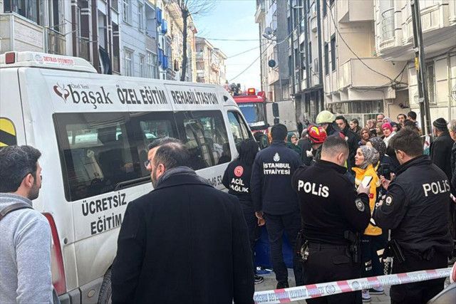 Esenyurt'ta servis minibüsünün çarptığı çocuk öldü! Kahreden anlar... - Resim: 1