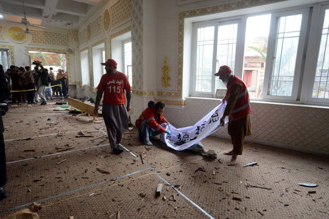 Cuma namazı sırasında intihar saldırısı! Ölü ve yaralılar var - Resim: 0