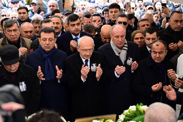 Sanatçı Edip Akbayram son yolculuğuna uğurlandı - Resim: 1