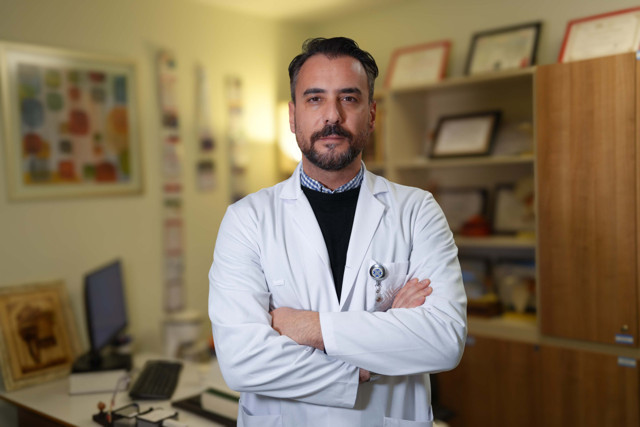 "Bacağın kesilmezse yaşayamazsın" dediler! Medipol'de hem bacağı kurtuldu hem sağlığına kavuştu - Resim: 0