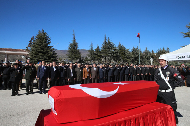 Tokat'ta polis memuru Hacı Nuri Erdağ için cenaze töreni düzenlendi - Resim: 1