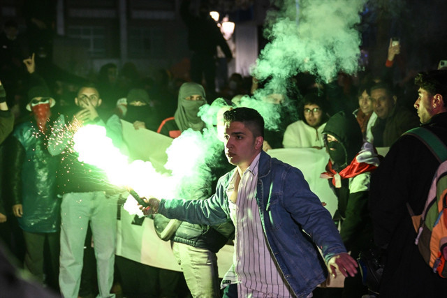 Bakan Yerlikaya açıkladı! İmamoğlu protestolarında 123 polis yaralandı, 1133 kişi gözaltına alındı - Resim: 1