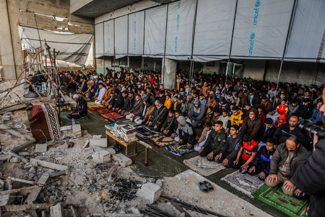 İsrail, bayram sabahında 9 Filistinliyi öldürdü namaz kılarken ateş açtılar - Resim: 0