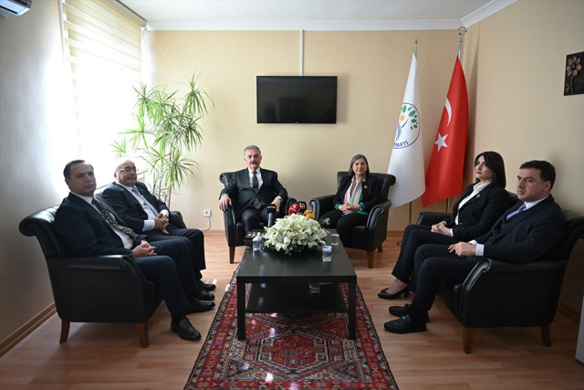 MHP ve AK Parti heyetlerinden DEM Parti'ye bayram ziyareti - Resim: 1