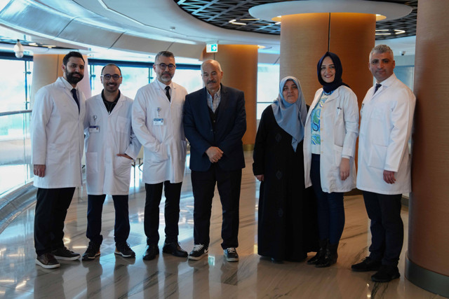 65 yaşındaki diyabet hastasının ayağı kesilmekten kurtuldu - Resim: 0