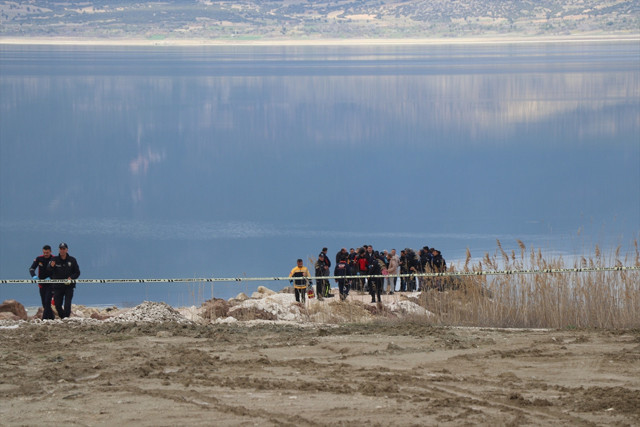 Burdur'da 4 gündür kayıp olarak aranan kişinin cesedi gölde bulundu - Resim: 0