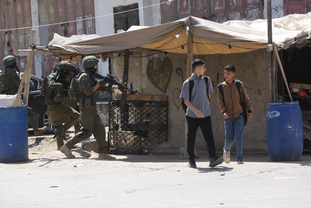 İsrail ordusu, Batı Şeria'da 13 Filistinliyi gözaltına aldı - Resim: 2