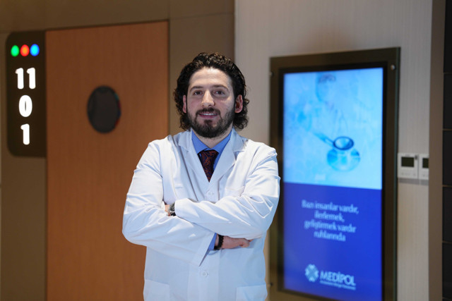 Doğru tedaviyle 80 yaşındaki hastanın kolu kurtarıldı - Resim: 0