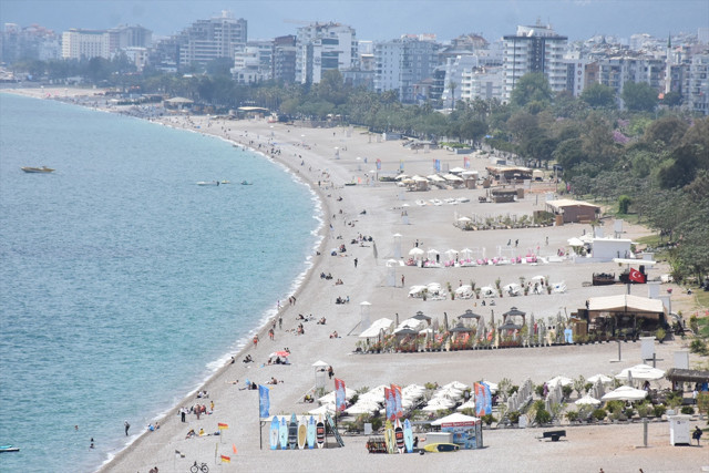Antalya ve Muğla sahillerinde güneşli hava yoğunluğu - Resim: 0
