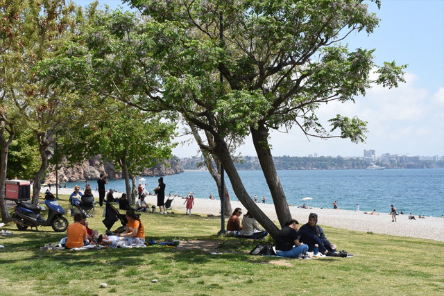 Antalya ve Muğla sahillerinde güneşli hava yoğunluğu - Resim: 1