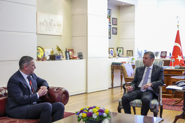 CHP Genel Başkanı Özel, TBB Başkanı Sağkan'ı kabul etti - Resim: 0