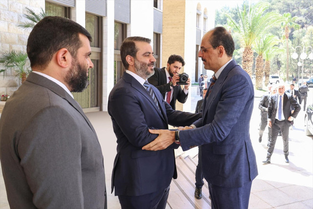 MİT Başkanı İbrahim Kalın, Suriye'de Cumhurbaşkanı Şara ve heyetiyle görüştü - Resim: 0