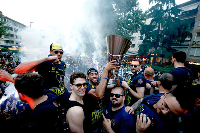 Melih Mahmutoğlu'ndan şampiyonluk kutlamalarında Galatasaray'a gönderme - Resim: 1